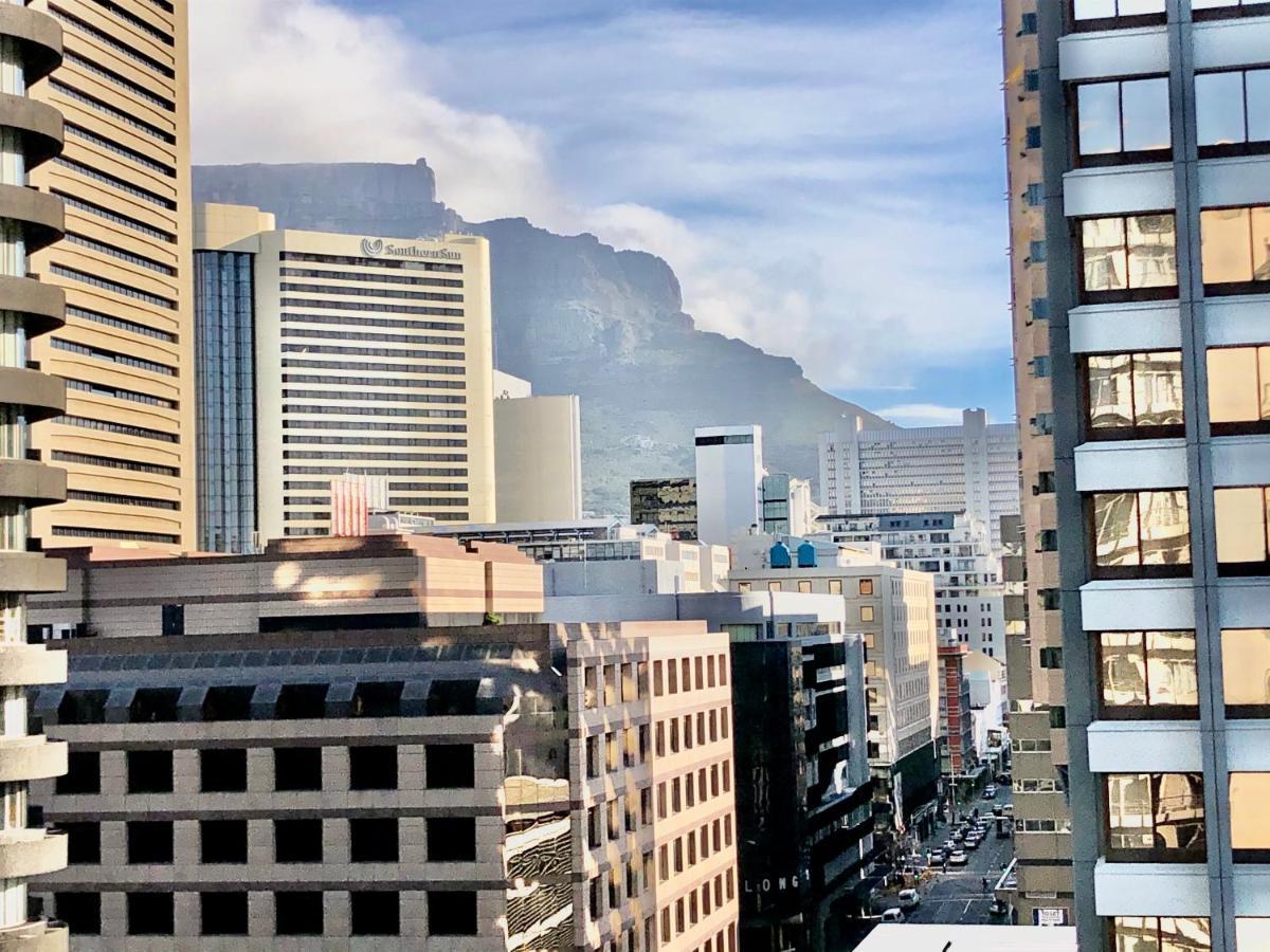 Icon Self Catering In Near Waterfront And Cticc