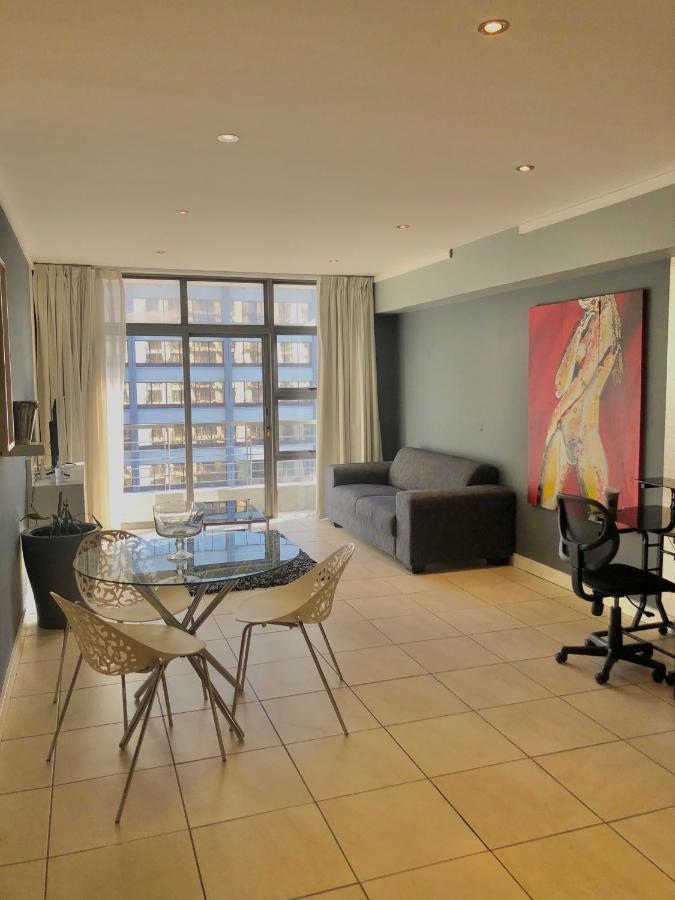 Appartement Icon Self Catering In Near Waterfront And Cticc *