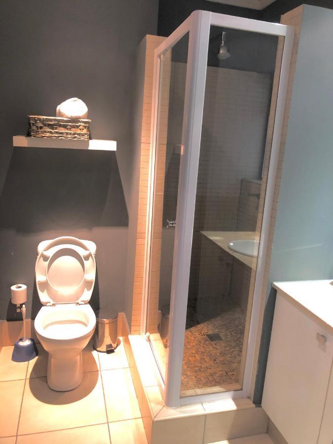 Icon Self Catering In Near Waterfront And Cticc *